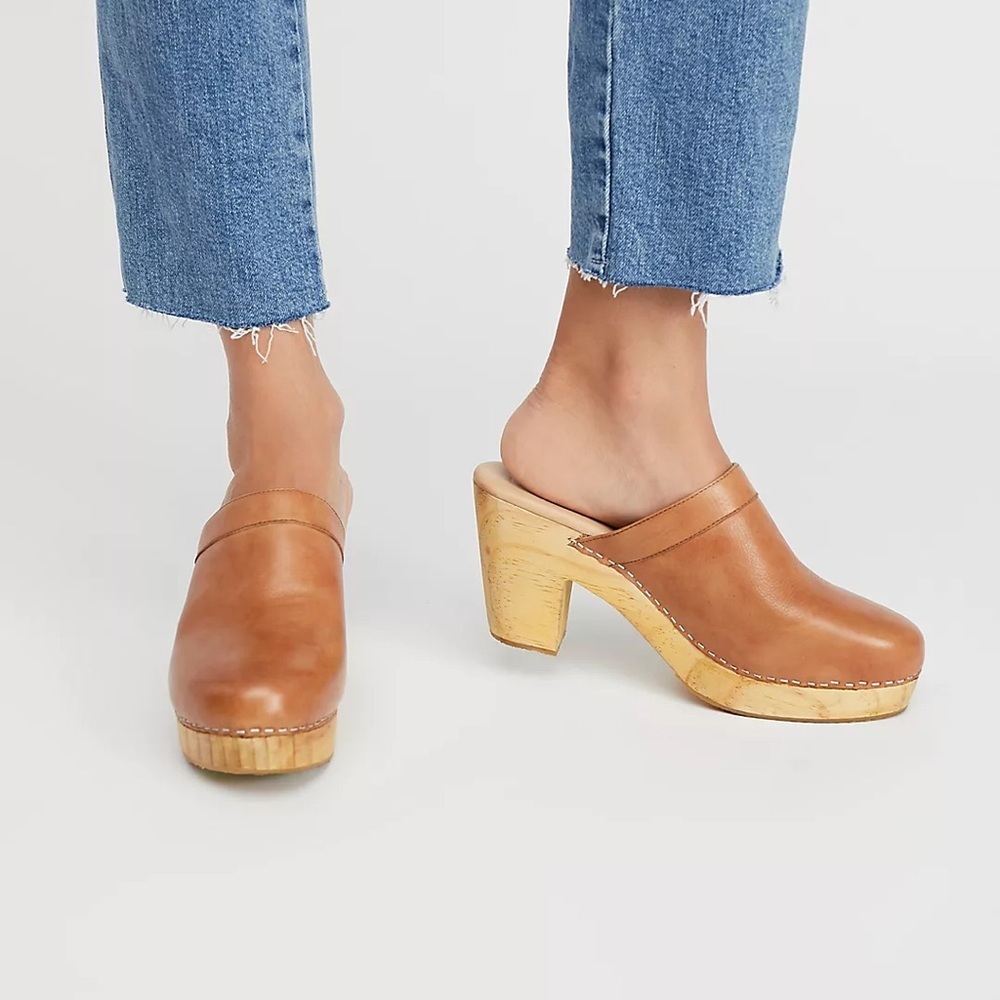 Free People Highland Park Snake Clog in Orange - Picture 4 of 8